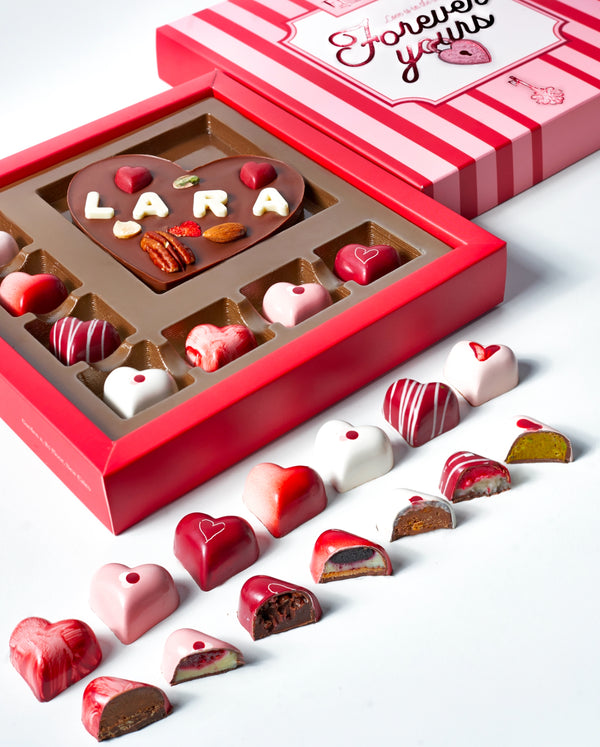 You are My Heart Box 7 Pieces Bonbons with Heart Bar with / without Name or Logo with Nuts and Dried Fruits